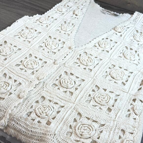 Vintage 90s Crochet Sweater Vest Sz L Cardigan Cottagecore Grannycore Rosette - Picture 12 of 16